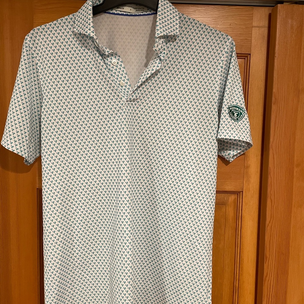 Holderness and Bourne Men's White and Green Patterned Polo Shirt